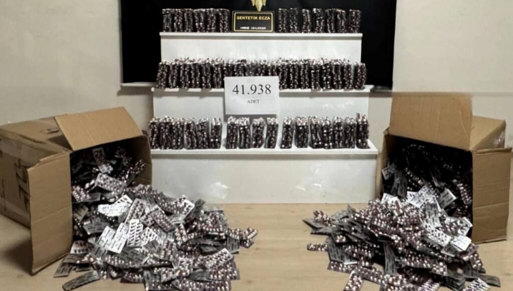 balikesirde uyusturucu operasyonu 4 gozalti yAckZ8KT