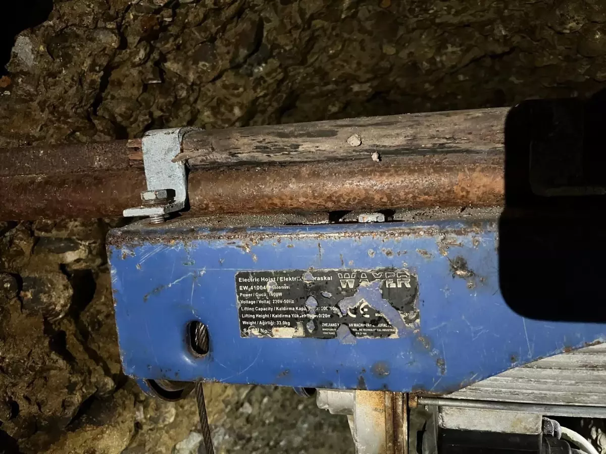 define ararken gozaltina alindilar i3XDAvnc