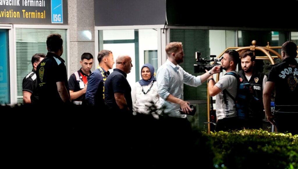 fenerbahcenin yeni teknik direktoru domenico tedesco istanbula geldi L7S97jp6