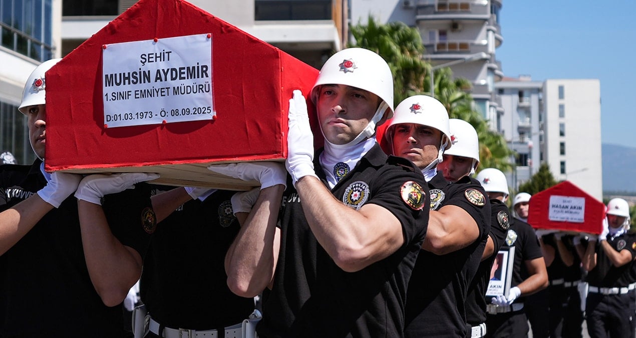 izmir sehitlerine son veda XmZhgaUi