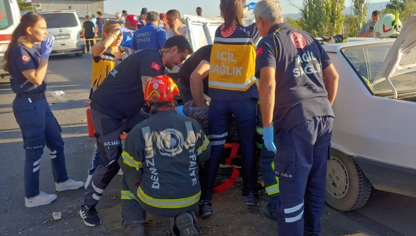 yaralilara yardim etmek isterken kazaya neden oldu iGzXsxQn