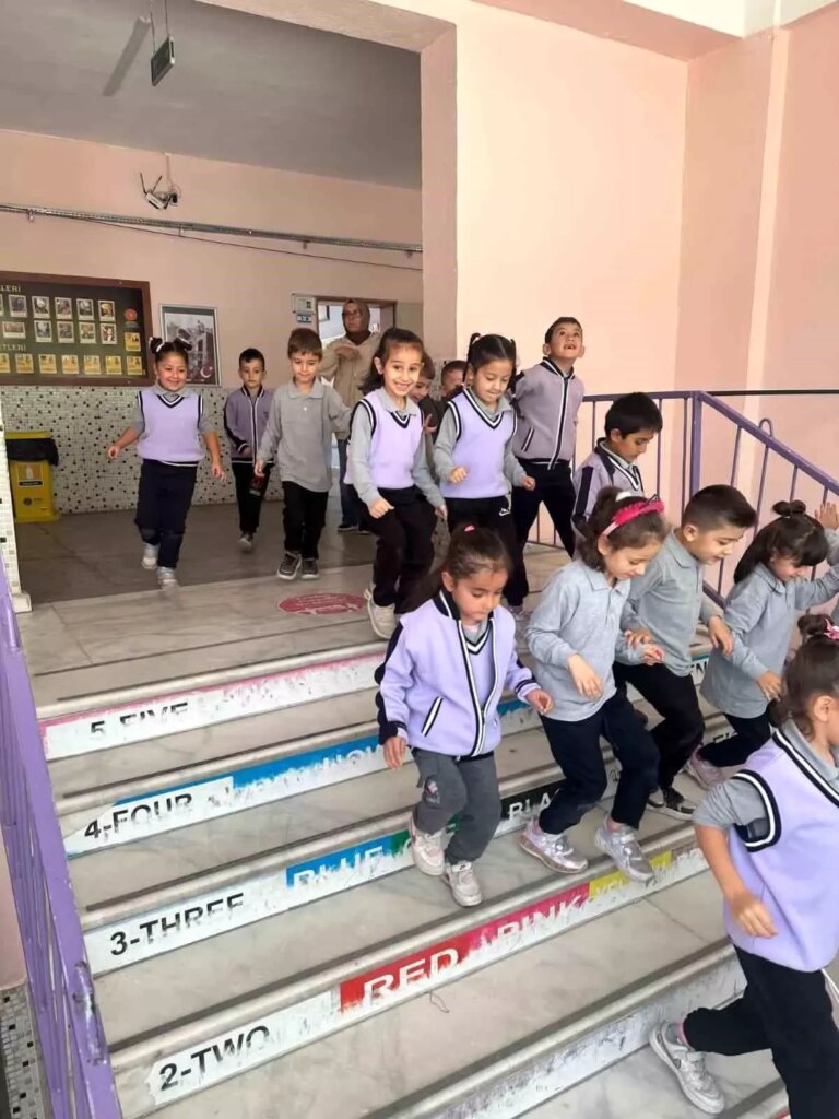 cumhuriyet ilkokulunda afet tatbikati gerceklestirildi Ld6ysVPP.jpg