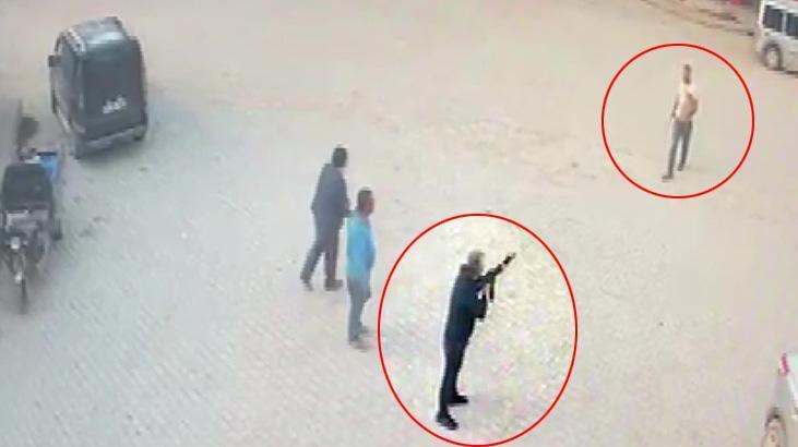 koy meydaninda kanli duello silah dogrultan adamin uzerine yuruyup bicakla oldurdu PQz4AyH1.jpg