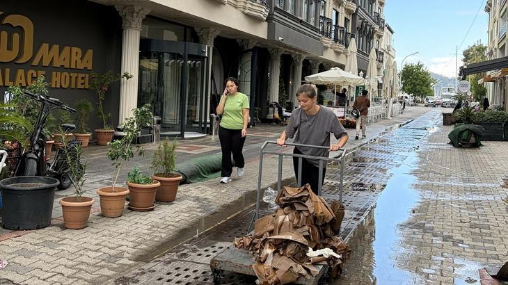 saganak yagisin vurdugu fethiyede sel sulari cekildi Jgm8v9VG
