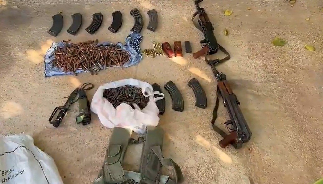 tas ve tezek arasinasilah ve uyusturucu gizlemisler 12 gozalti dy3f2mPf.jpg