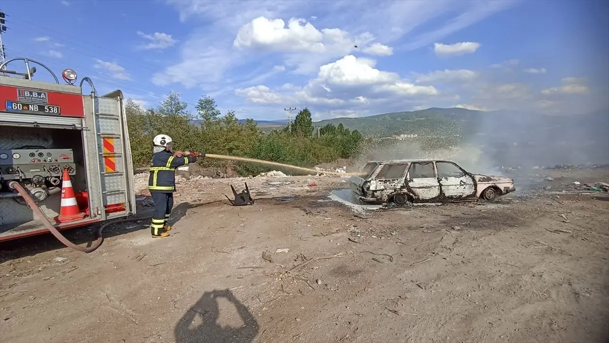 tokat niksarda bir otomobilde yangin cikti ztIM1IAV