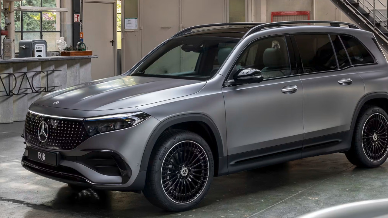 Mercedes-Benz 12 bine yakın elektrikli SUV’u yangın riski nedeniyle geri çağırıyor
