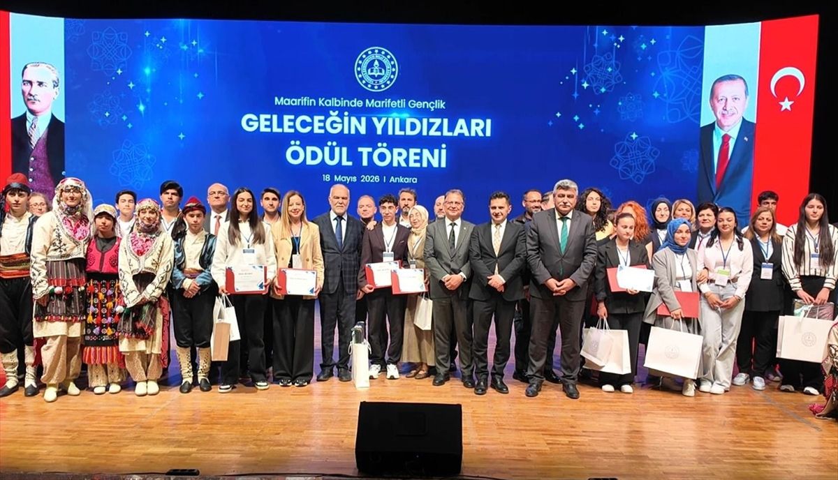 mebden-gelecegin-yildizlari-odul-toreni-mesleki-egitimde-sanat-ve-kultur-bulusmasi-I7RVdfpW