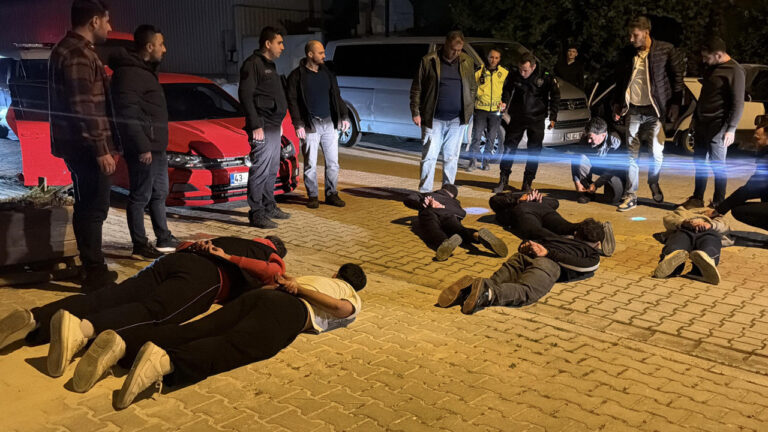polis-catisma-var-diye-alarma-gecti-karsilastigi-manzara-pes-dedirtti-bGtYqDbe