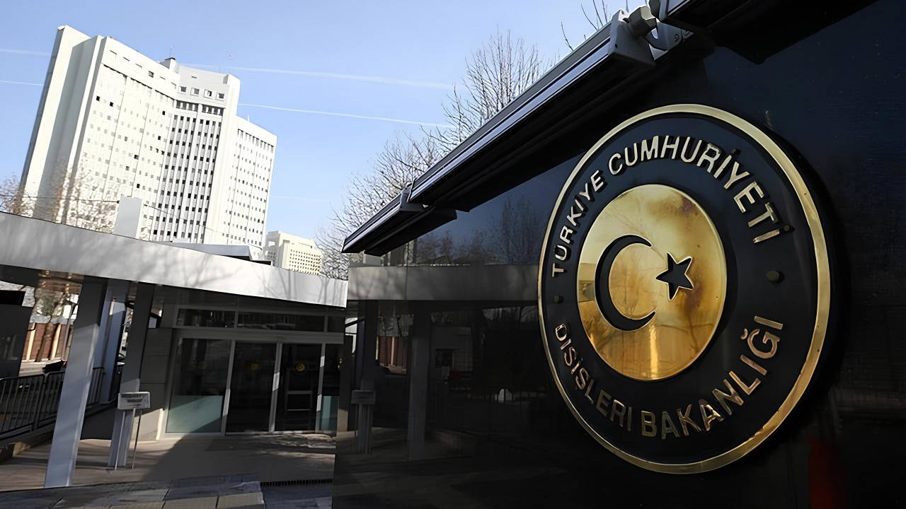 son-dakika-turkiyeden-yunanistana-pontus-tepkisi-carpitmaktan-vazgecin-AKNkYK8G