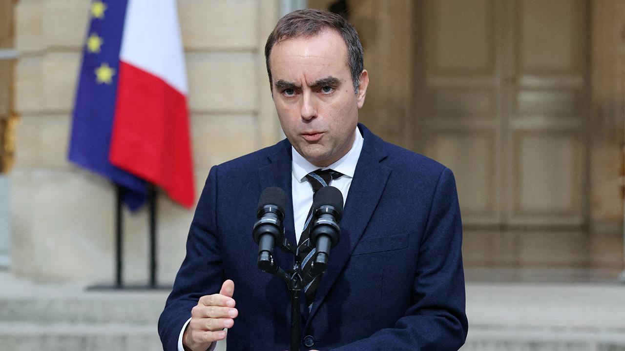 Fransa hukumetinde uyusturucu testi bazi calisanlar isten cikarildi rIdjsW7Q